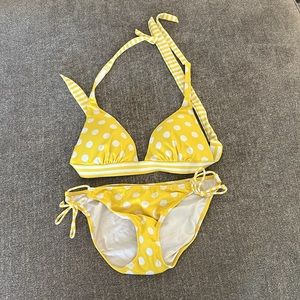 Yellow polka dot bikini!